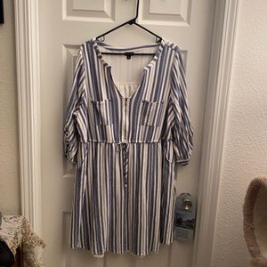 Torrid zip front blue & white dress sz 3 tie waist